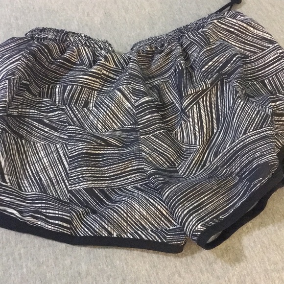 Under Armour Heat gear Lined Shorts - Picture 3 of 5